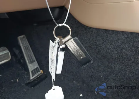 2025 Land Rover Range Rover P400 Se z USA, uszkodzony, nr VIN SALKP9FU9SA301715